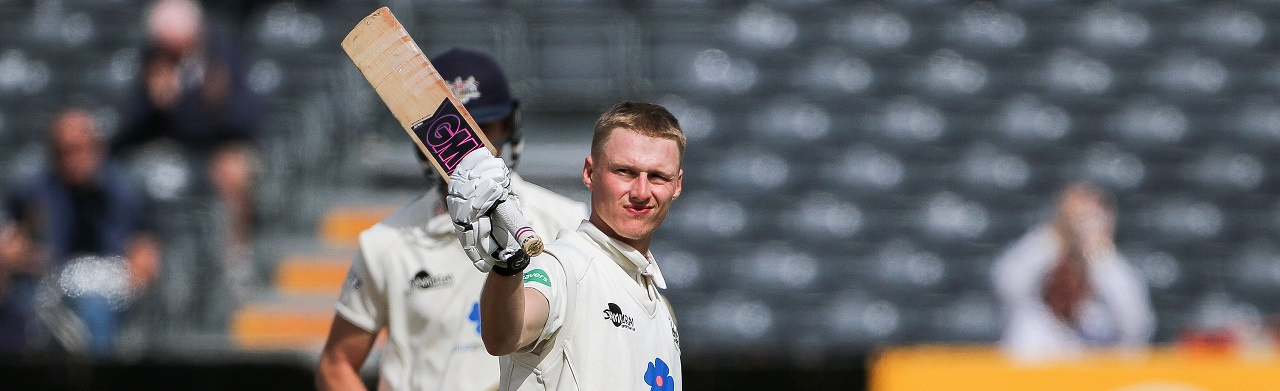 Hammond extends contract after successful season
